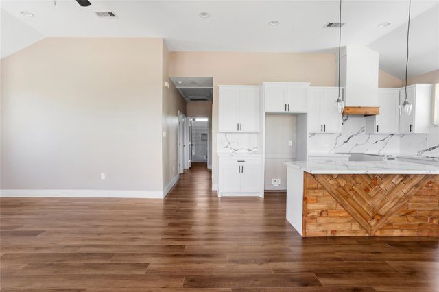 1226 9th St, San Leon, TX 77539