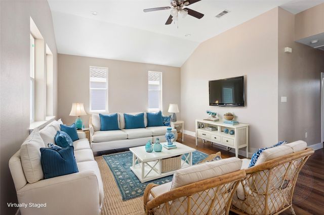 1226 9th St, San Leon, TX 77539