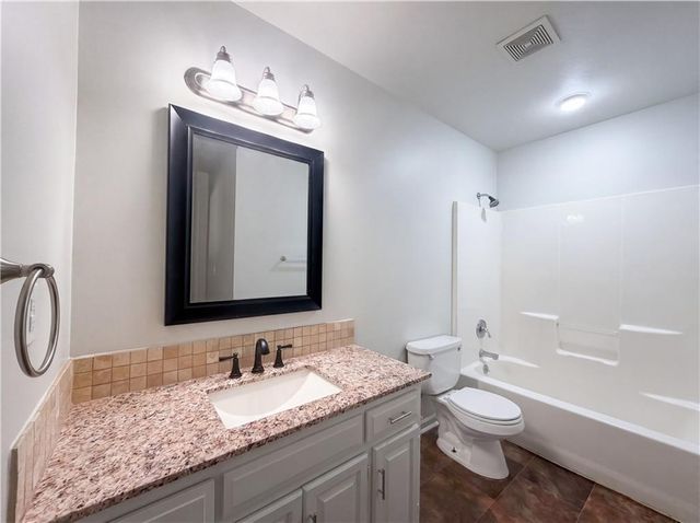 1105 Fox Run Trail, Platte City, MO 64079