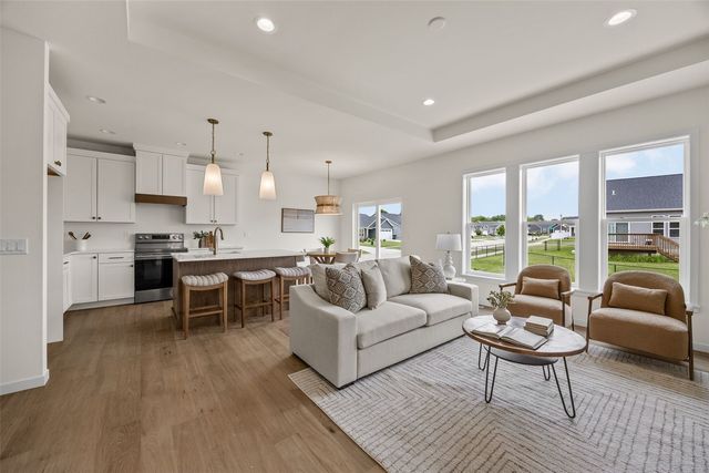 8815 Zeppelin Avenue NE, Cedar Rapids, IA 52402