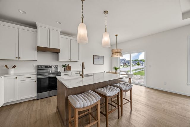 8815 Zeppelin Avenue NE, Cedar Rapids, IA 52402