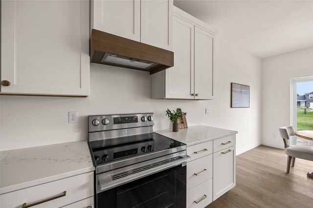 8815 Zeppelin Avenue NE, Cedar Rapids, IA 52402