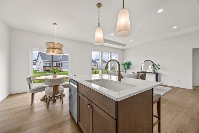 8815 Zeppelin Avenue NE, Cedar Rapids, IA 52402