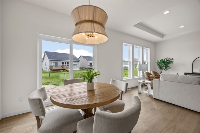 8815 Zeppelin Avenue NE, Cedar Rapids, IA 52402