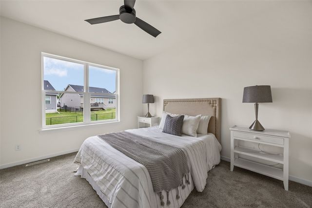 8815 Zeppelin Avenue NE, Cedar Rapids, IA 52402