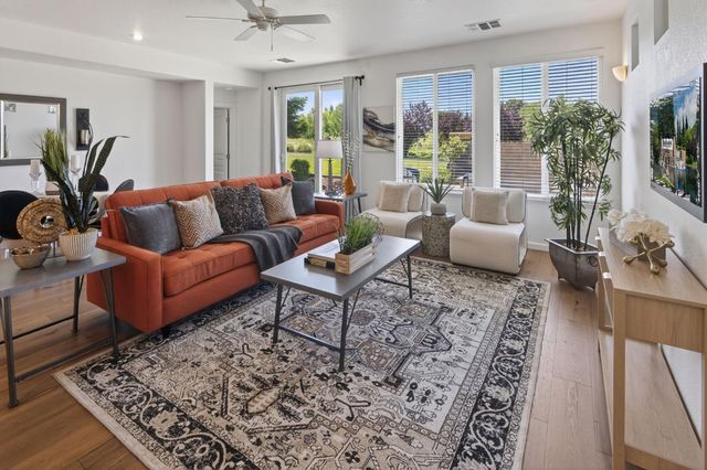 1403 Topanga Ln, Lincoln, CA 95948