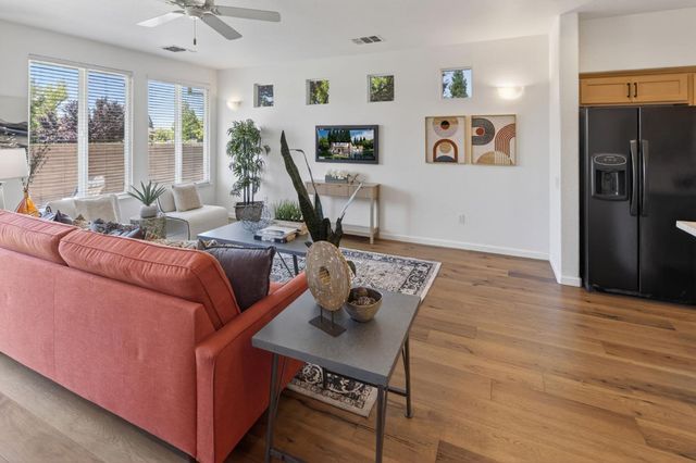 1403 Topanga Ln, Lincoln, CA 95948