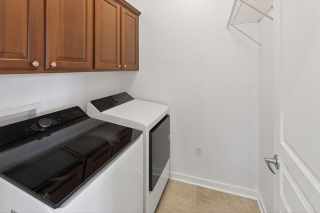 1403 Topanga Ln, Lincoln, CA 95948