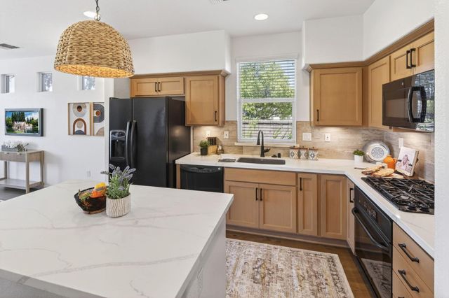 1403 Topanga Ln, Lincoln, CA 95948