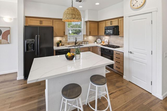 1403 Topanga Ln, Lincoln, CA 95948