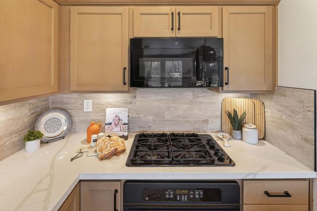 1403 Topanga Ln, Lincoln, CA 95948