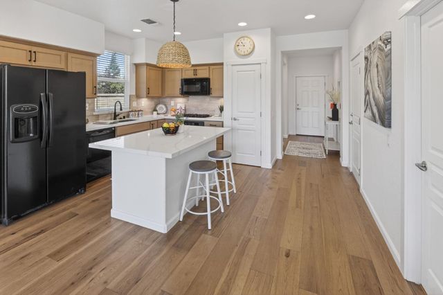 1403 Topanga Ln, Lincoln, CA 95948