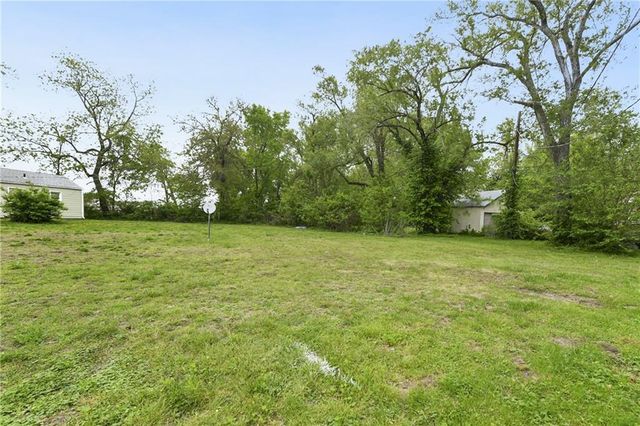 7806 E 86TH Street, Raytown, MO 64138