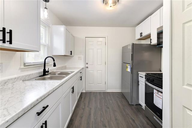 7806 E 86TH Street, Raytown, MO 64138