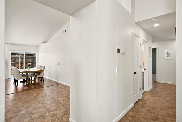 5112 Homeland Ct, Antelope, CA 95843