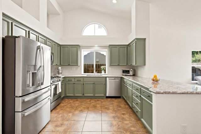 5112 Homeland Ct, Antelope, CA 95843