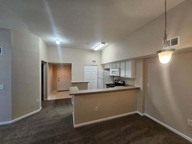 191 SW Palm Dr Apt 201, Port St Lucie, FL 34986