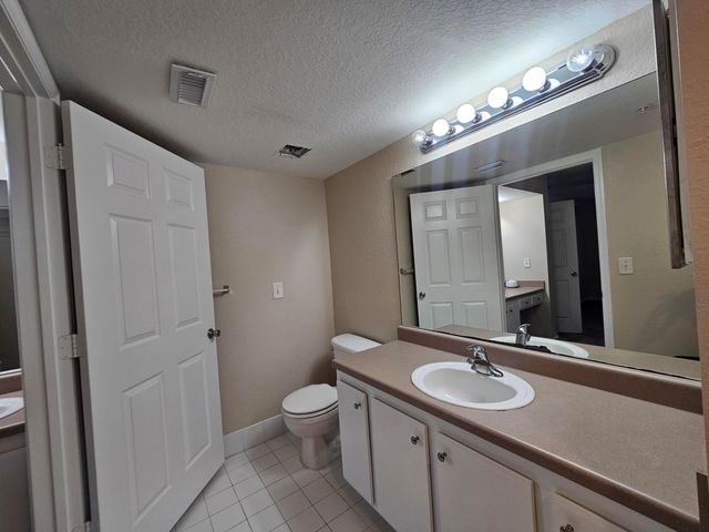 191 SW Palm Dr Apt 201, Port St Lucie, FL 34986
