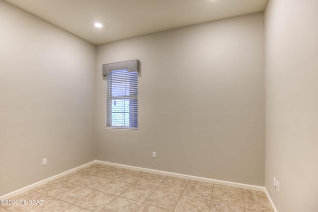 8461 N Gallant Fox Drive, Tucson, AZ 85704