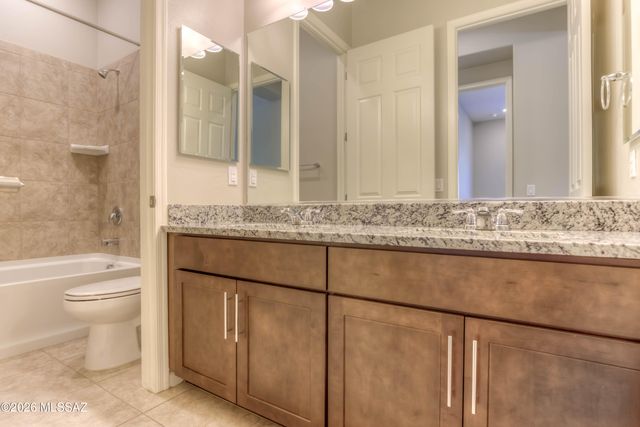 8461 N Gallant Fox Drive, Tucson, AZ 85704