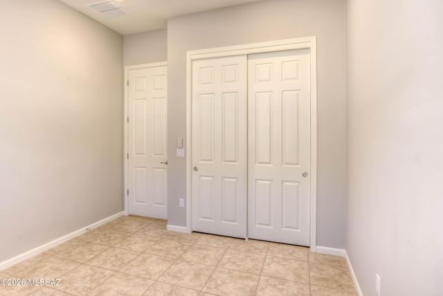 8461 N Gallant Fox Drive, Tucson, AZ 85704