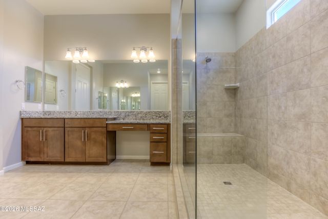 8461 N Gallant Fox Drive, Tucson, AZ 85704