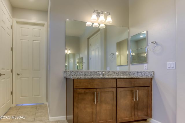 8461 N Gallant Fox Drive, Tucson, AZ 85704