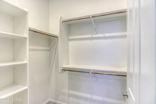 8461 N Gallant Fox Drive, Tucson, AZ 85704