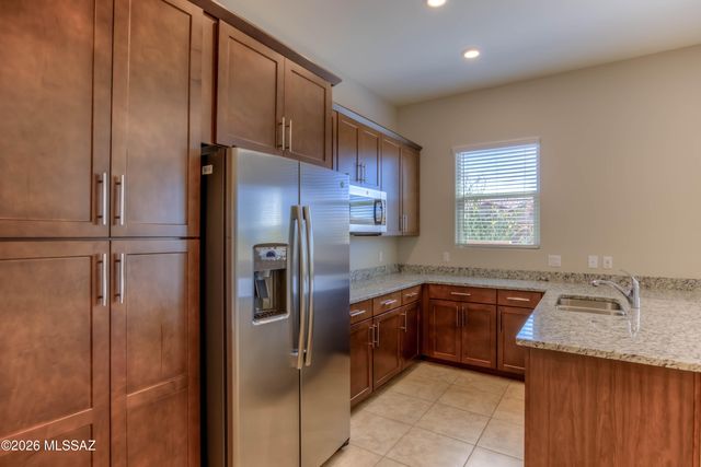 8461 N Gallant Fox Drive, Tucson, AZ 85704