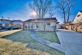 7014 N Kilbourn Avenue, Lincolnwood, IL 60712
