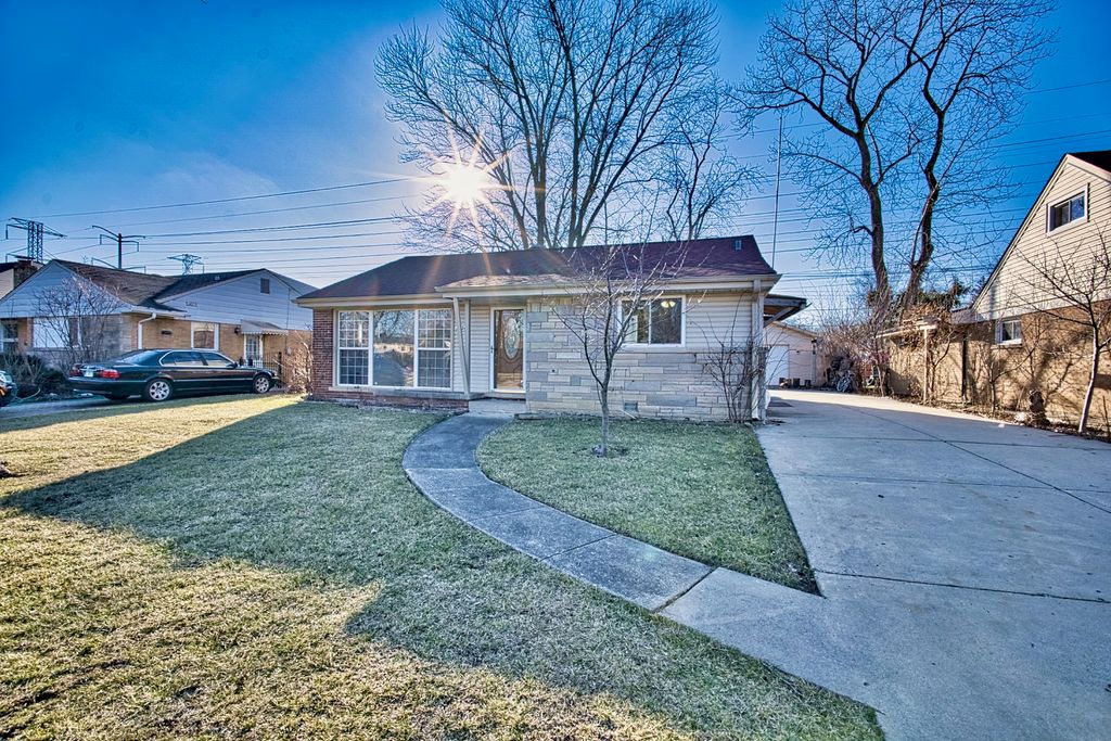 7014 N Kilbourn Avenue, Lincolnwood, IL 60712