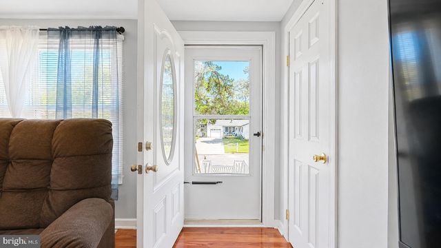 5926 BERRY DR, Mays Landing, NJ 08330