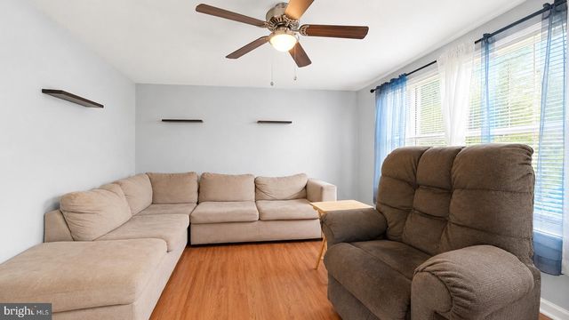 5926 BERRY DR, Mays Landing, NJ 08330