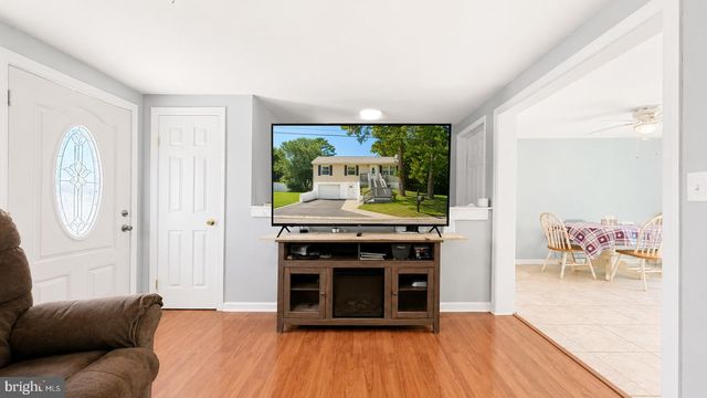 5926 BERRY DR, Mays Landing, NJ 08330