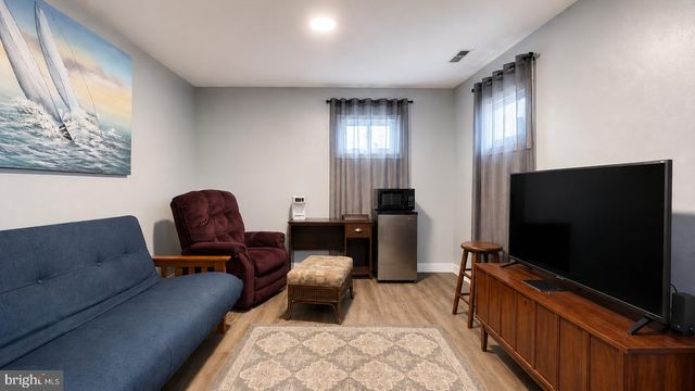 5926 BERRY DR, Mays Landing, NJ 08330