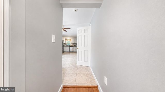 5926 BERRY DR, Mays Landing, NJ 08330