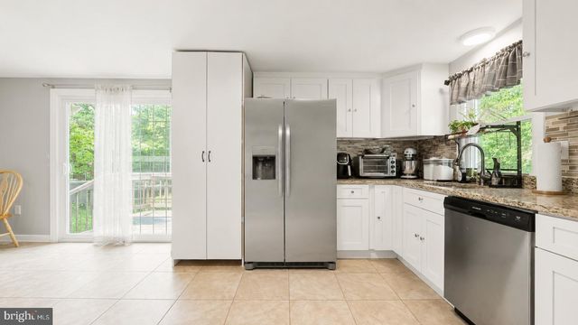 5926 BERRY DR, Mays Landing, NJ 08330