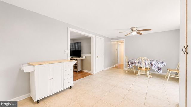 5926 BERRY DR, Mays Landing, NJ 08330