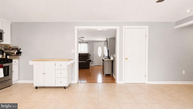 5926 BERRY DR, Mays Landing, NJ 08330