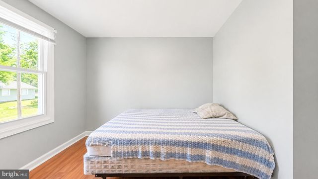 5926 BERRY DR, Mays Landing, NJ 08330