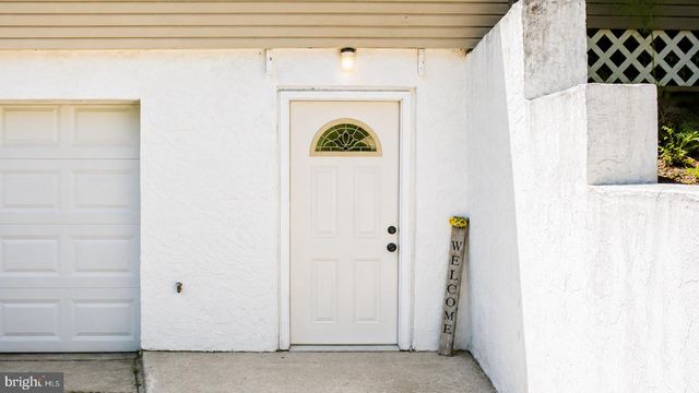 5926 BERRY DR, Mays Landing, NJ 08330