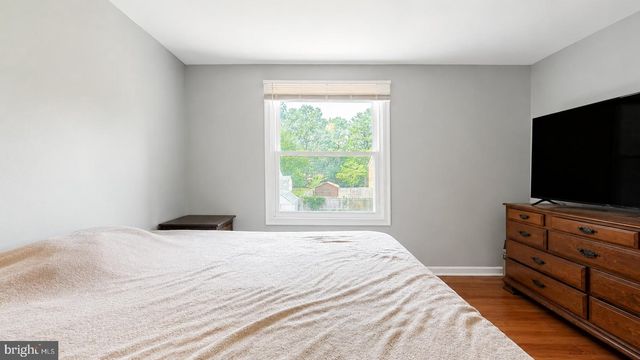 5926 BERRY DR, Mays Landing, NJ 08330