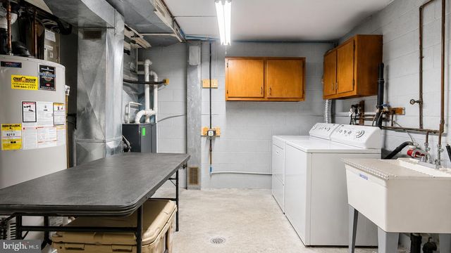 5926 BERRY DR, Mays Landing, NJ 08330