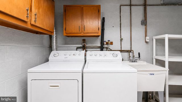 5926 BERRY DR, Mays Landing, NJ 08330