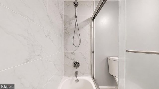 5926 BERRY DR, Mays Landing, NJ 08330