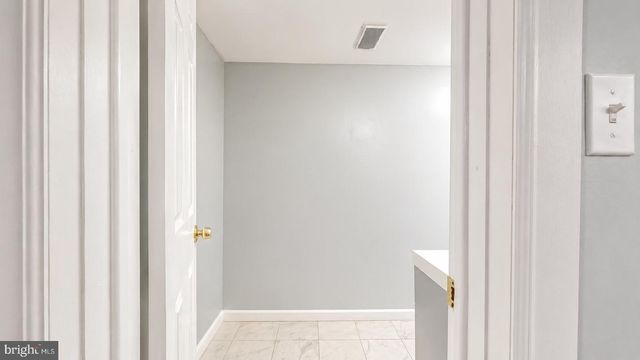 5926 BERRY DR, Mays Landing, NJ 08330