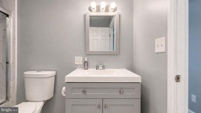5926 BERRY DR, Mays Landing, NJ 08330