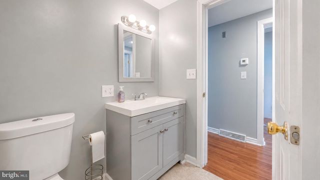 5926 BERRY DR, Mays Landing, NJ 08330