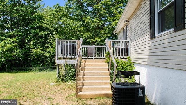 5926 BERRY DR, Mays Landing, NJ 08330