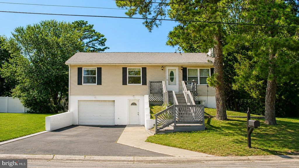 5926 BERRY DR, Mays Landing, NJ 08330